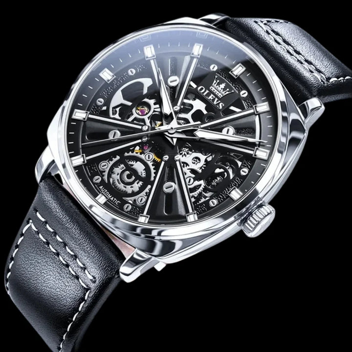 La pulsera del Vértice Plata está cuidadosamente diseñada con materiales premium, combinando la elegancia del cuero legítimo. Proporciona una comodidad incomparable y una sensación única de estar usando un reloj casi imperceptible en la muñeca.